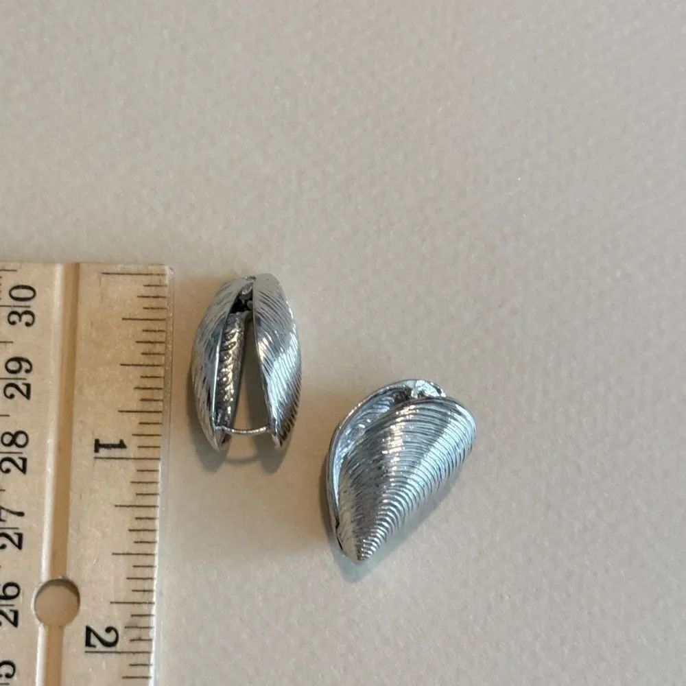 Silver Shell Earrings #1549 - Picture 4 of 4